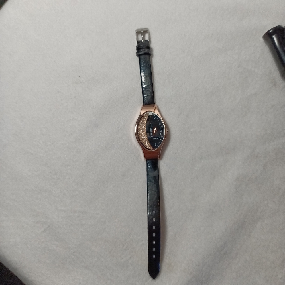Rose Gold Color Watch - Picture 7 of 12